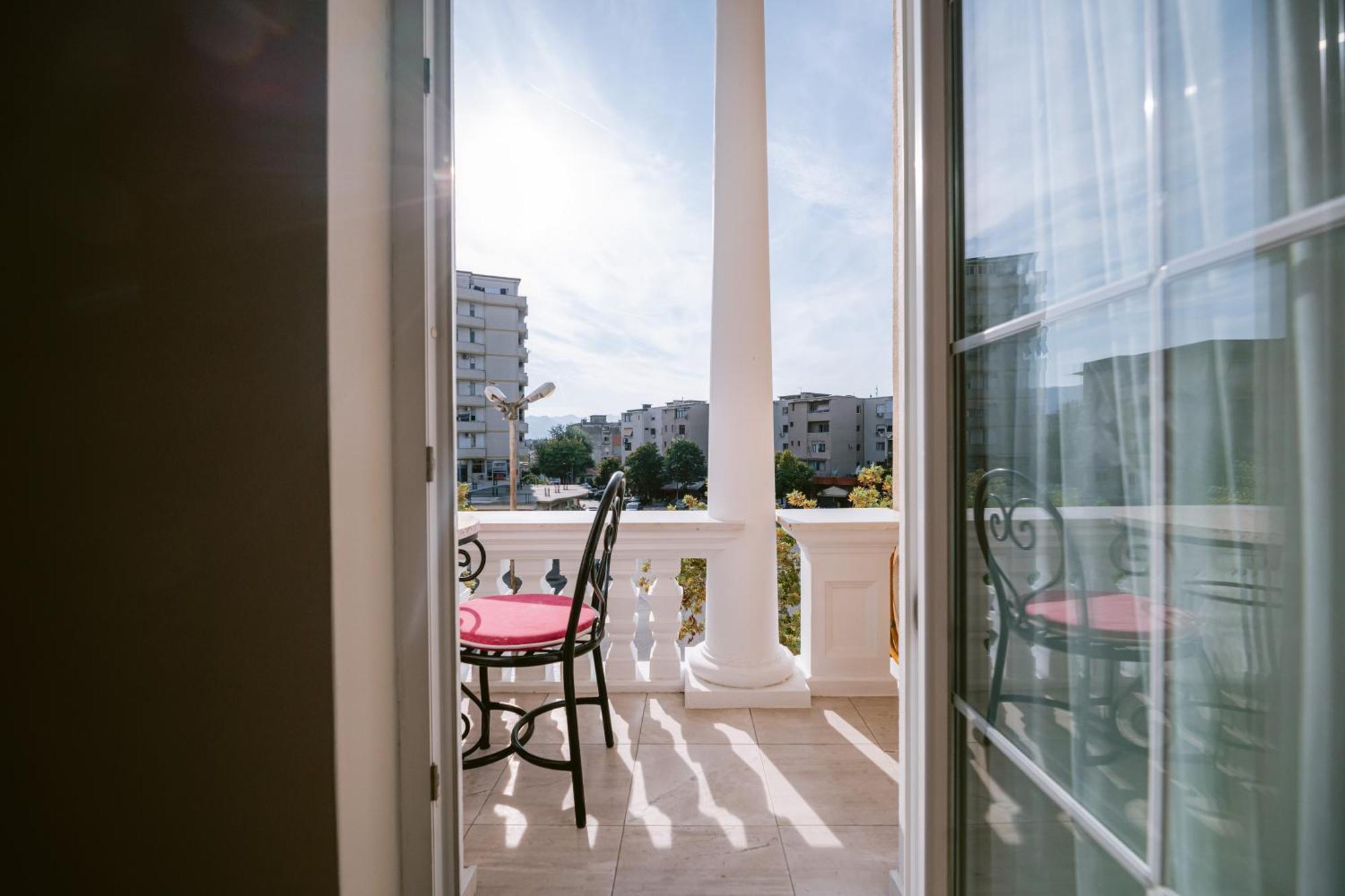 Tribute Hotel Shkodër Esterno foto